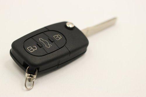 AUDI HU-AA_HU66 голова+вилка 3 кн. с FLIP лез. с лого CR2032